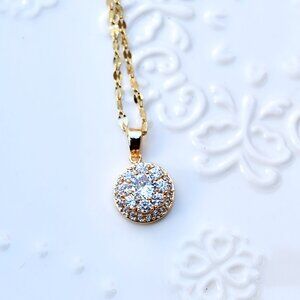 White Crystal Flower Rotating Pendant Necklace - CZ Diamond Stainless Steel N